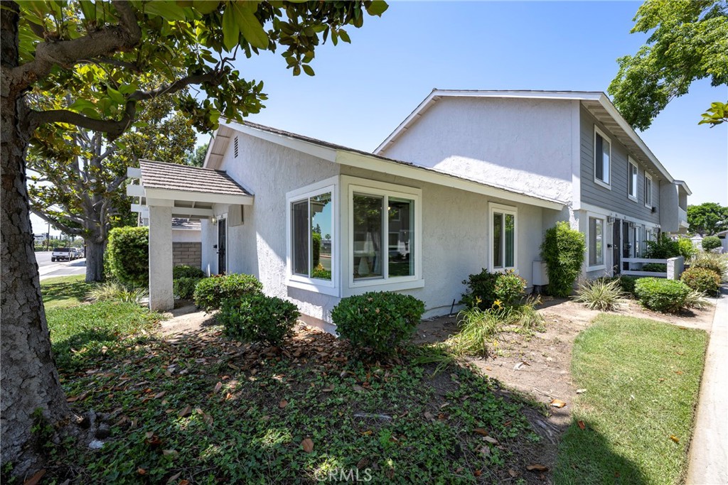 2302 Cayuga Avenue