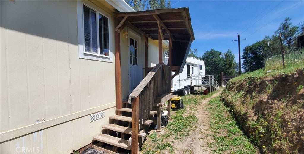16080 Oakridge
