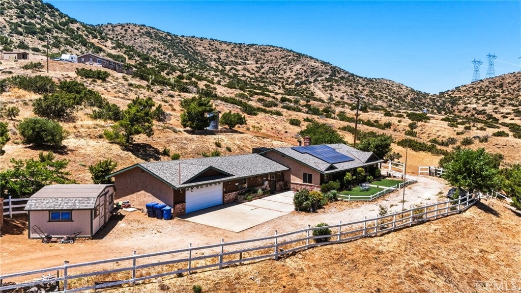 1661 Twin Butte