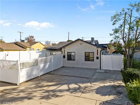 MLS: SR26073558