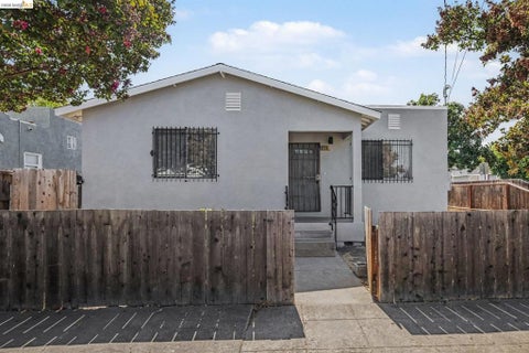 Photo of 206 E 16Th St ST, Pittsburg, CA 94565 (MLS # 41148457)