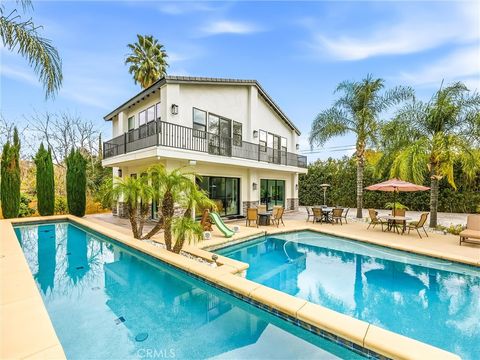 Photo of 215 San Rafael Street, Redlands, CA 92373 (MLS # IV26011650)