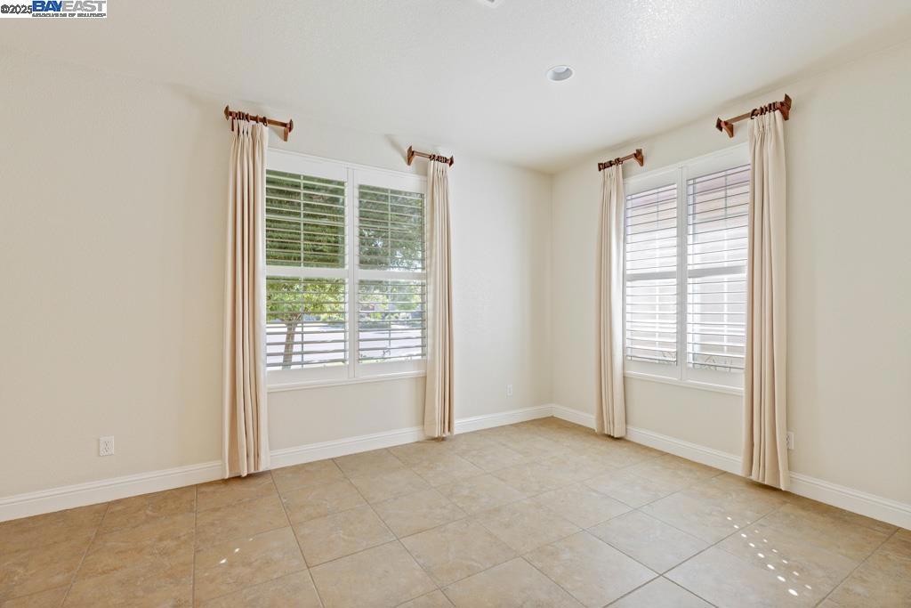 WOODBRIDGE - Residential