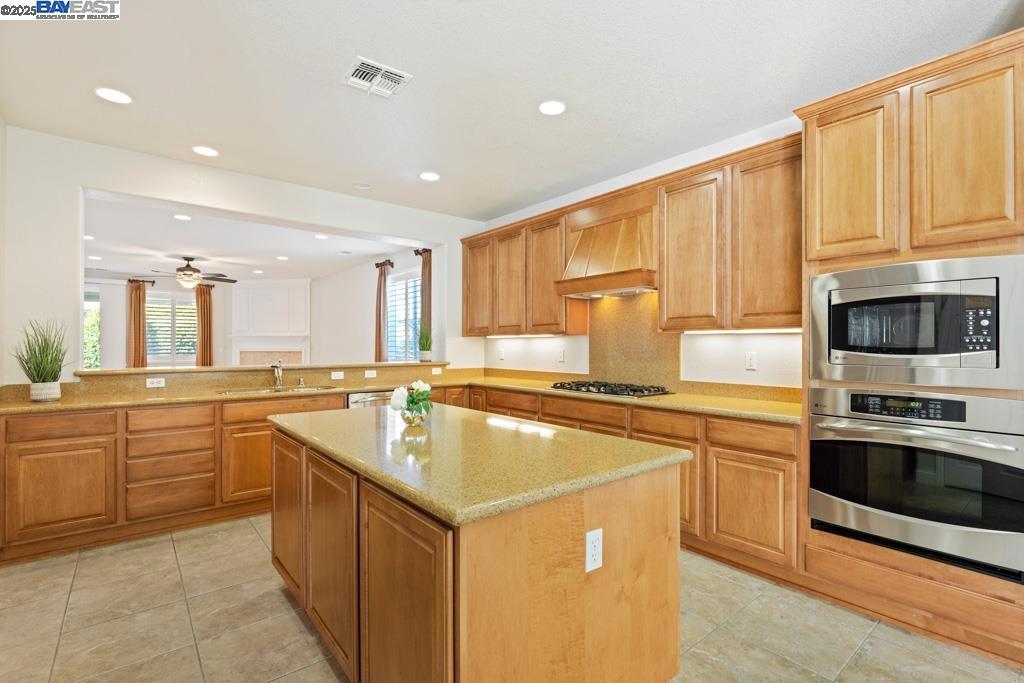 WOODBRIDGE - Residential
