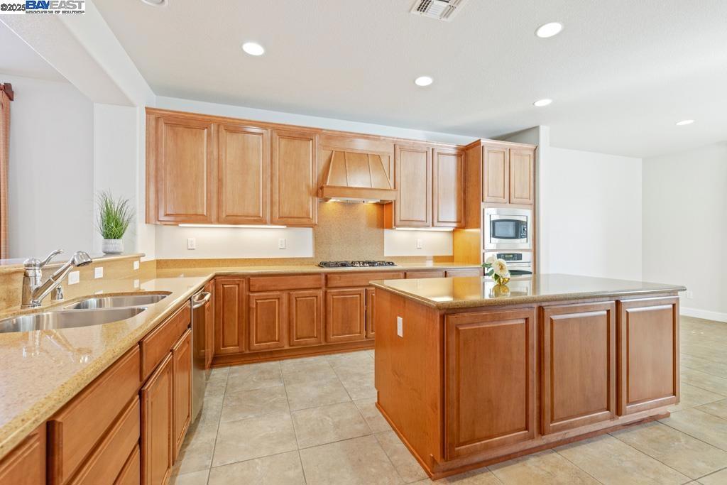 WOODBRIDGE - Residential