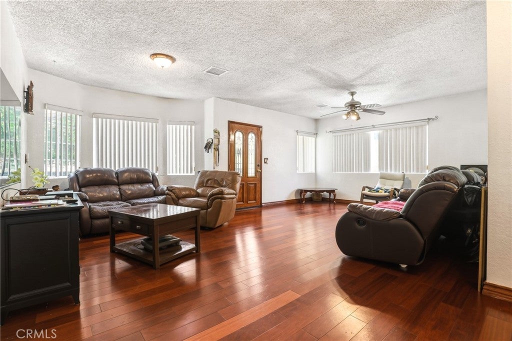 5654 Stansbury AVE, Sherman Oaks CA 91401