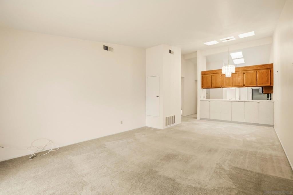 17940 Avenida Alozdra
