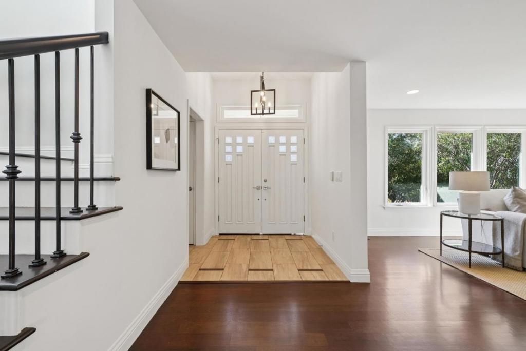 900 Highlands Circle