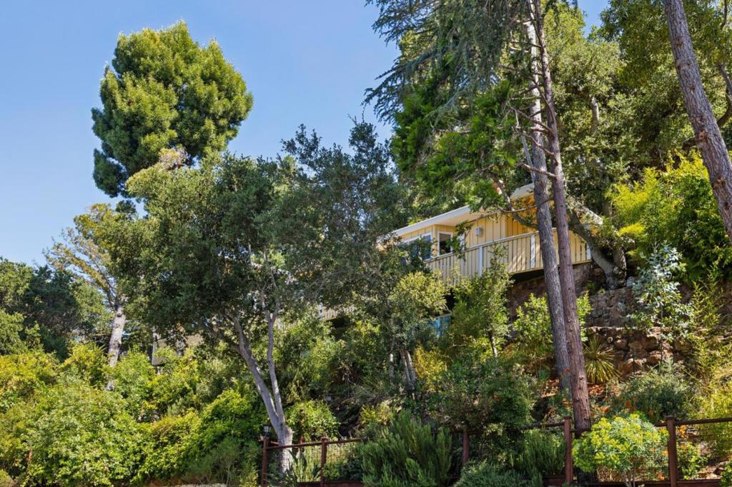 120 Gramercy Drive