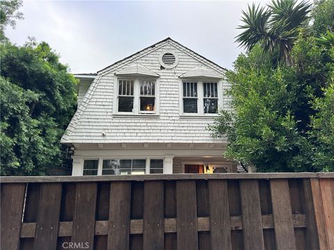 Photo of 49 Dudley Ave, Venice, CA 90291 (MLS # SB25263089)