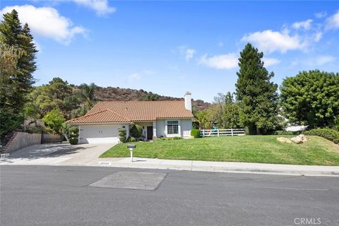 Photo of 20906 Susan Carole Drive, Saugus, CA 91350 (MLS # SR25198346)