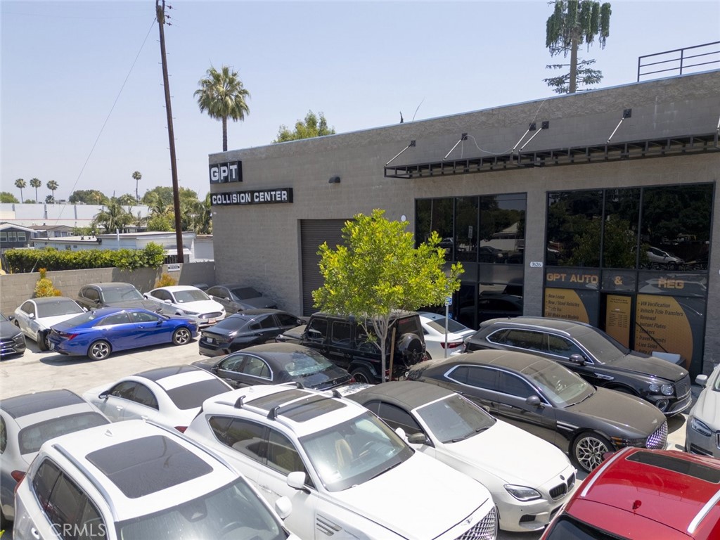 7620 Balboa Boulevard
