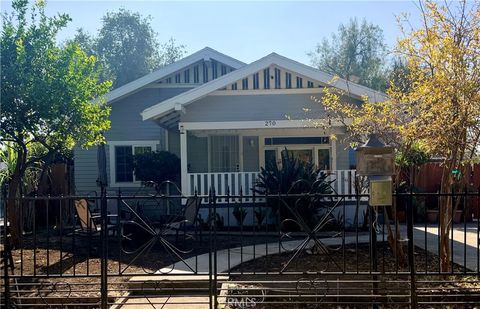 Photo of 270 272 Del Monte, Pasadena, CA 91103 (MLS # CV25272236)