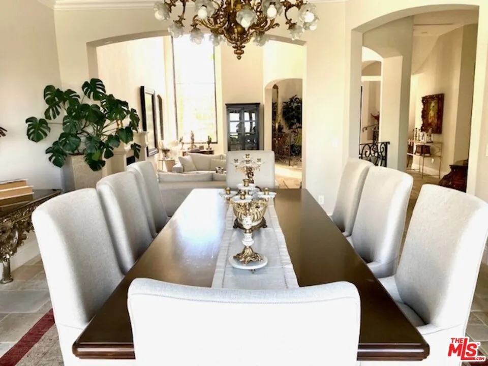 Beverly Hills, California 90210, United States, 4 Bedrooms Bedrooms, ,5 BathroomsBathrooms,Residential,Active,59822