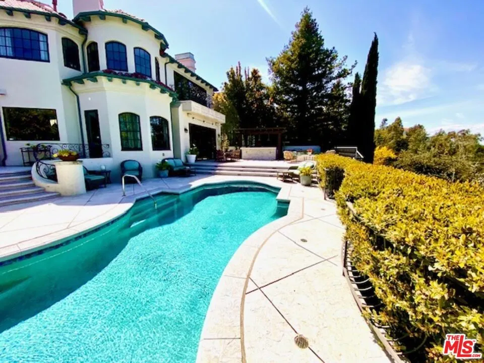 Beverly Hills, California 90210, United States, 4 Bedrooms Bedrooms, ,5 BathroomsBathrooms,Residential,Active,59822