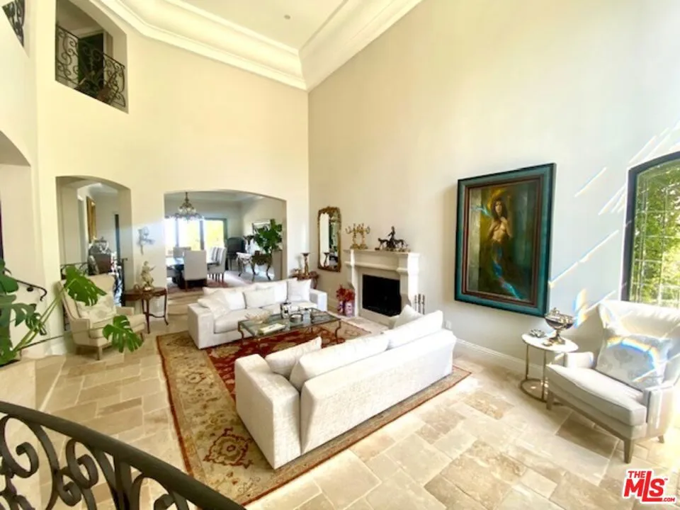 Beverly Hills, California 90210, United States, 4 Bedrooms Bedrooms, ,5 BathroomsBathrooms,Residential,Active,59822