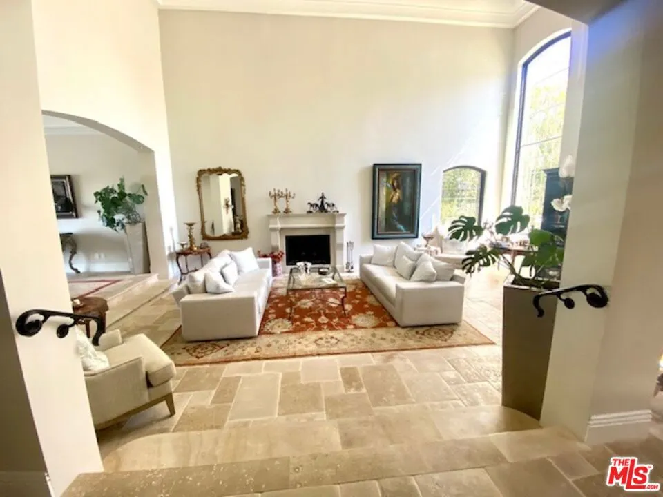 Beverly Hills, California 90210, United States, 4 Bedrooms Bedrooms, ,5 BathroomsBathrooms,Residential,Active,59822