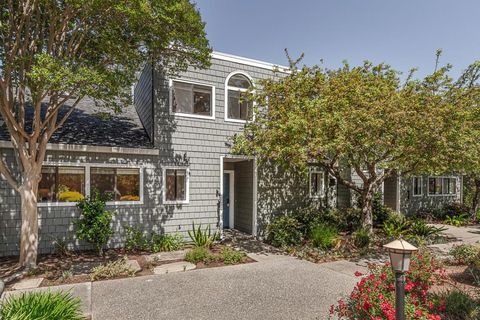 Photo of 2080 Marich Way #8, Mountain View, CA 94040 (MLS # ML82044155)