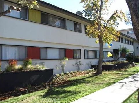 Photo of 5168 Yarmouth Ave #26, Encino, CA 91316 (MLS # SR26061780)