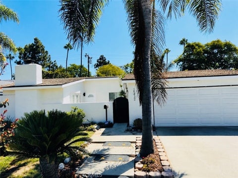 Photo of 15432 Salisbury Lane, Huntington Beach, CA 92647 (MLS # PW26183469)