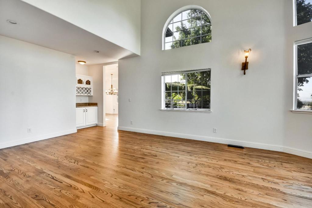 2295 Mcdonald Lane