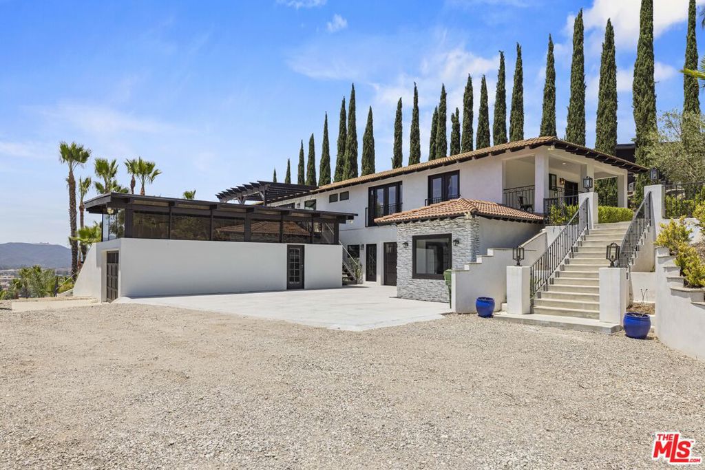 567 Lone Oak Drive