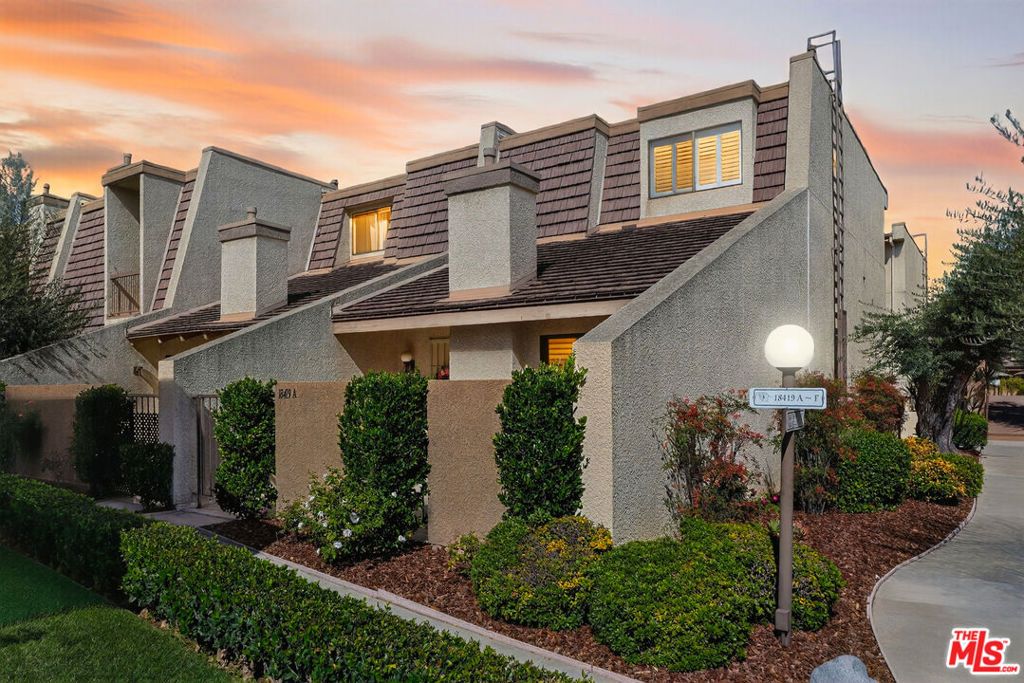 Photo of 18419 Collins Street #A, Tarzana, CA 91356 (MLS # 25609275)