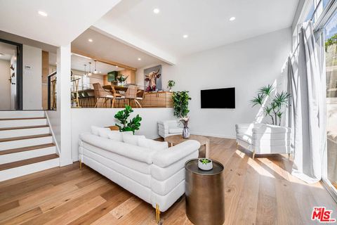 Photo of 4364 W Kling Street, Burbank, CA 91505 (MLS # 26678119)