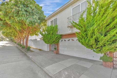 Photo of 750 Mansell St St, San Francisco, CA 94134 (MLS # 41115943) Photo of 750 Mansell St St, San Francisco, CA 94134 (MLS # 41115943)