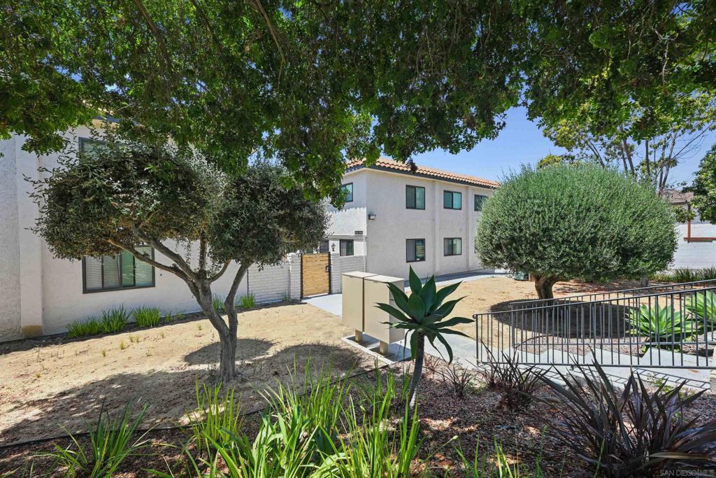 628 W California Ave