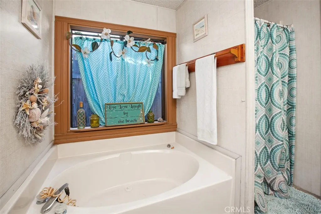 Laguna Beach, California 92651, United States, 3 Bedrooms Bedrooms, ,2 BathroomsBathrooms,Residential,Active,85676