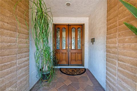 Photo of 23316 Gray Fox Dr, Canyon Lake, CA 92587 (MLS # IV25232610)