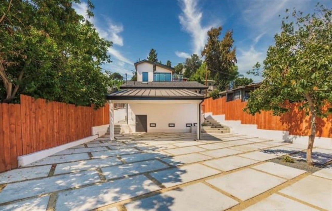 2290 Riverside Drive