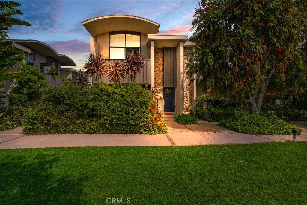 Photo of 13231 Fiji Way #H, Marina Del Rey, CA 90292 (MLS # OC26020127)