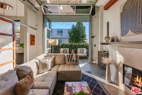 Photo of 1152 N La Cienega Boulevard #201, West Hollywood, CA 90069 (MLS # 26667165)