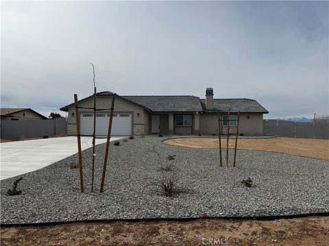 Photo of 20997 Valencia Street, Apple Valley, CA 92308 (MLS # HD25245214)