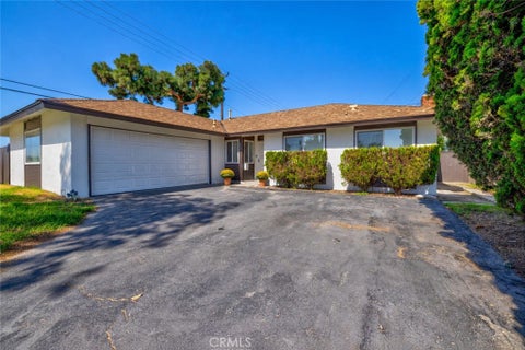 Photo of 6001 Welde CIR, Huntington Beach, CA 92647 (MLS # PW26228654)