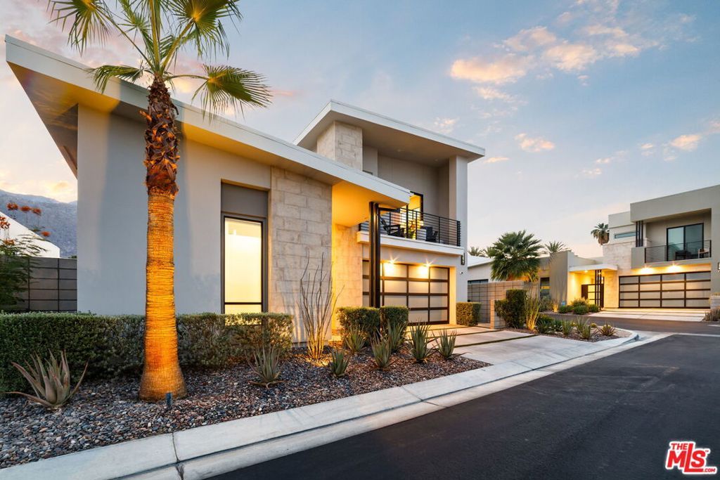Photo of 111 Holliday Way, Palm Springs, CA 92262 (MLS # 25577279)