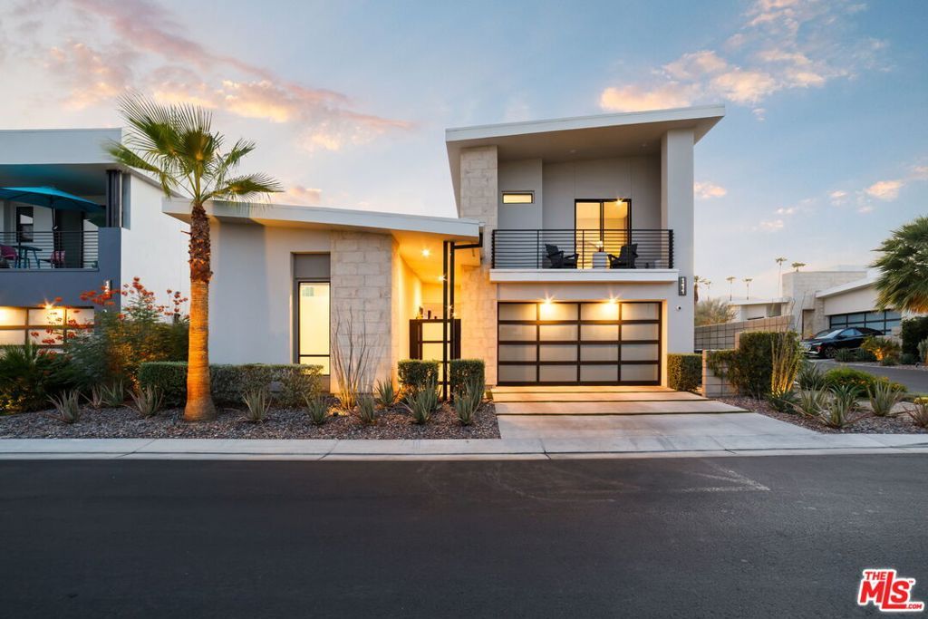 Photo of 111 Holliday Way, Palm Springs, CA 92262 (MLS # 25577279)