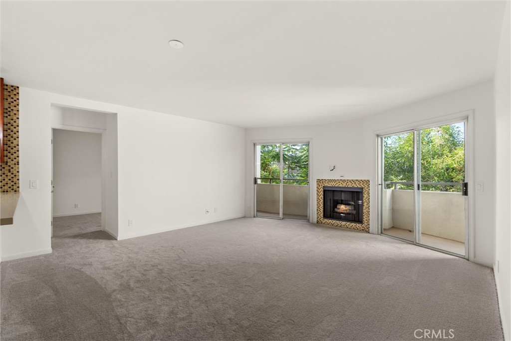4702 Fulton Avenue 202