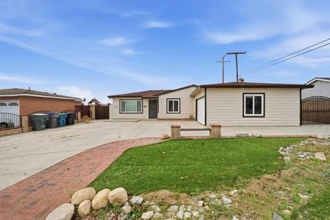 Photo of 12620 Anthony Pl, Chino, CA 91710 (MLS # CV26095350)
