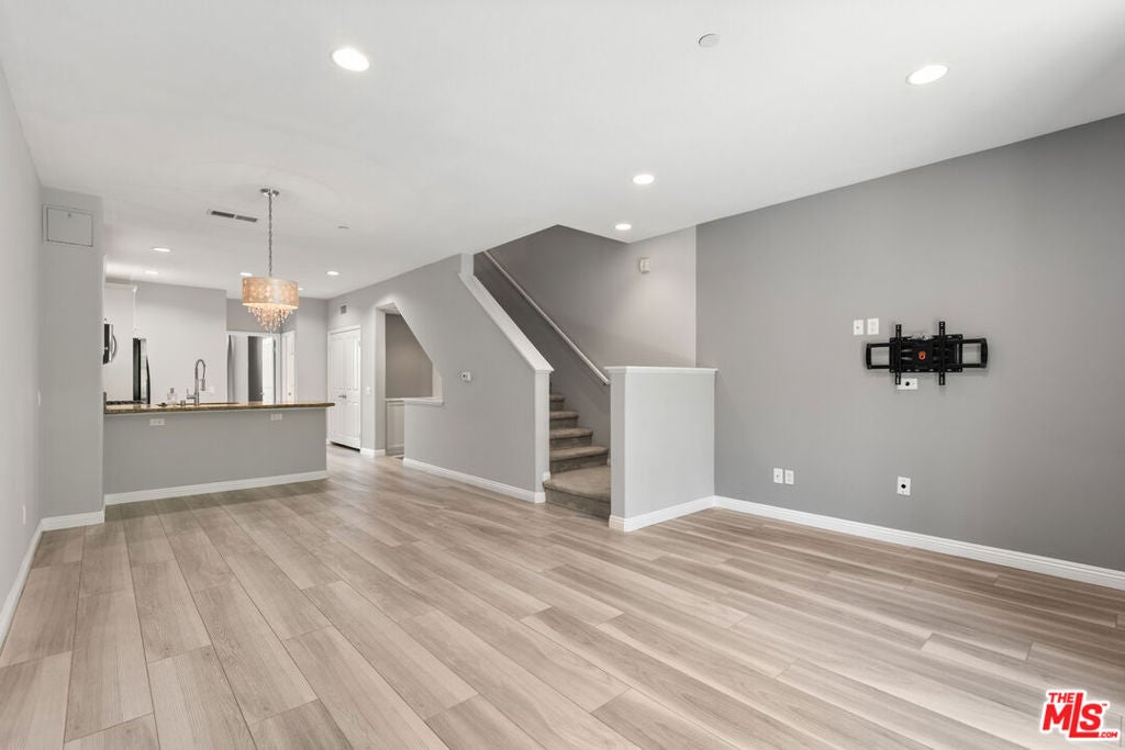 8620 S Belford 606