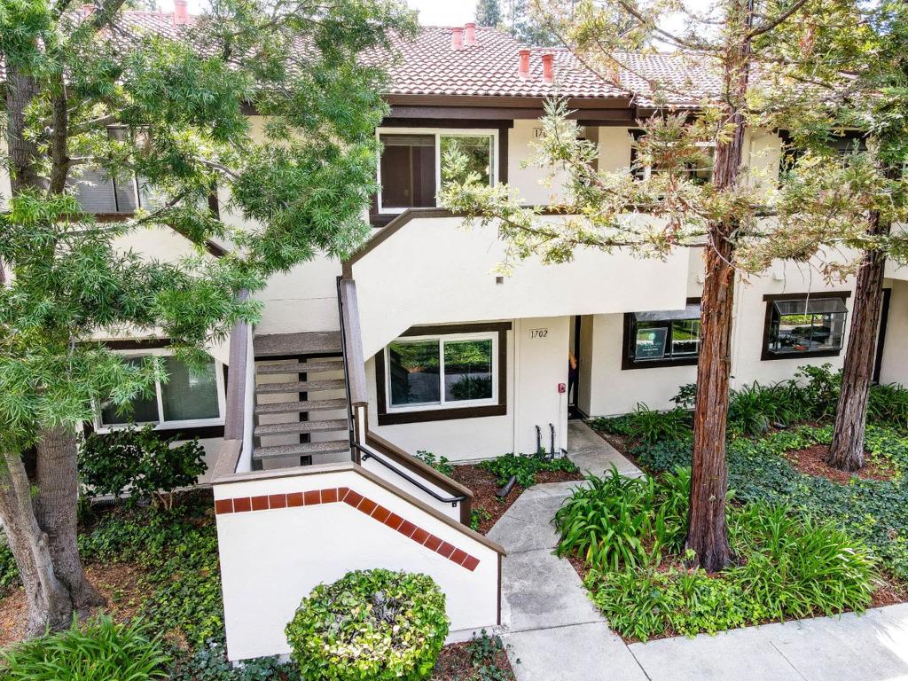 1400 Bowe Avenue 1707