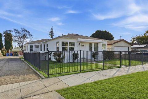 Photo of 652 Lincoln Ave, Pomona, CA 91767 (MLS # TR26042370)