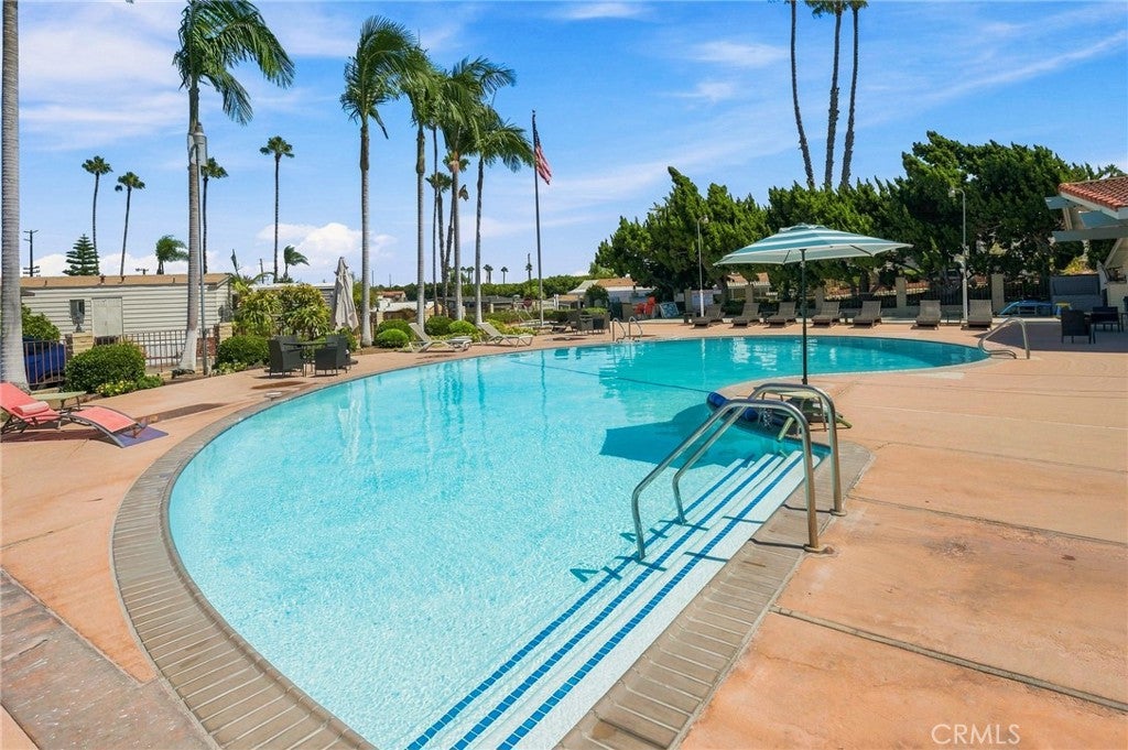 2550 Pacific Coast Hwy 30