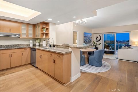 Photo of 13700 Marina Pointe Drive #816, Marina Del Rey, CA 90292 (MLS # SR26087262)