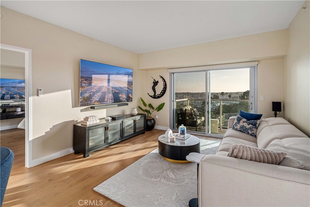 13700 Marina Pointe Drive 816