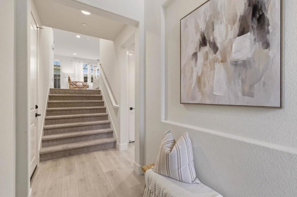 106 Miraluna Way