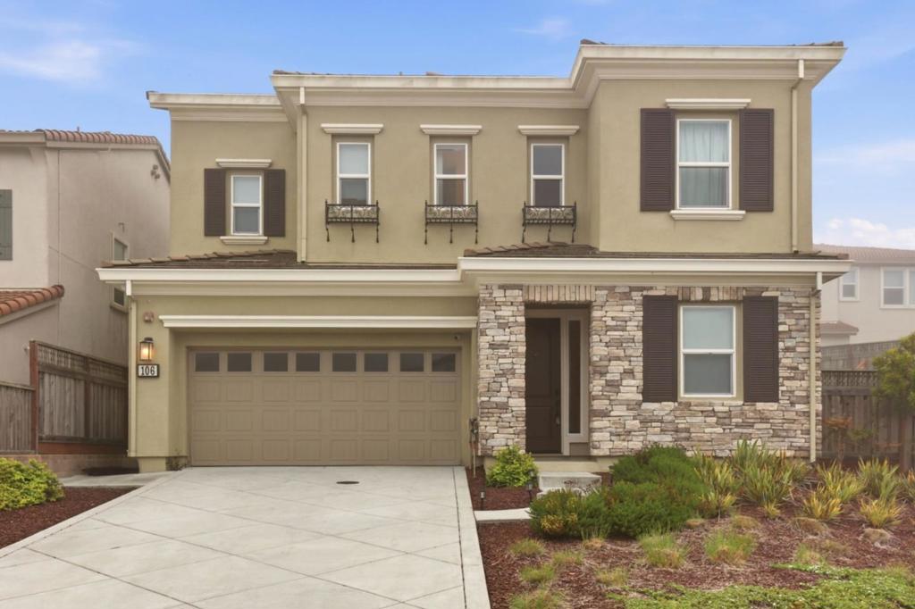 106 Miraluna Way