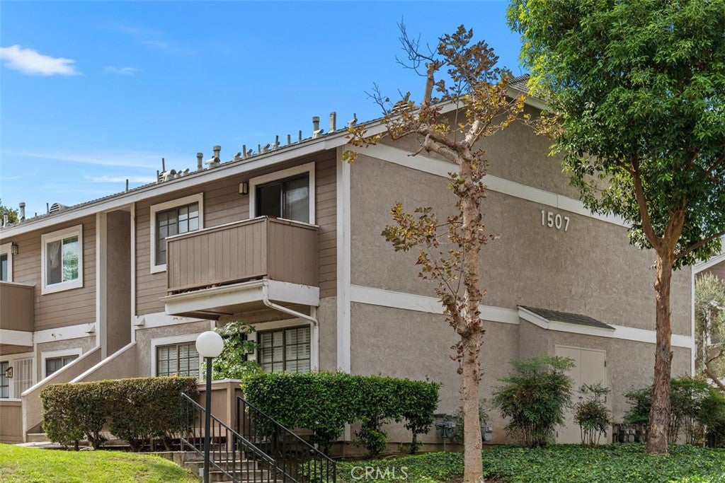 1507 S Raitt